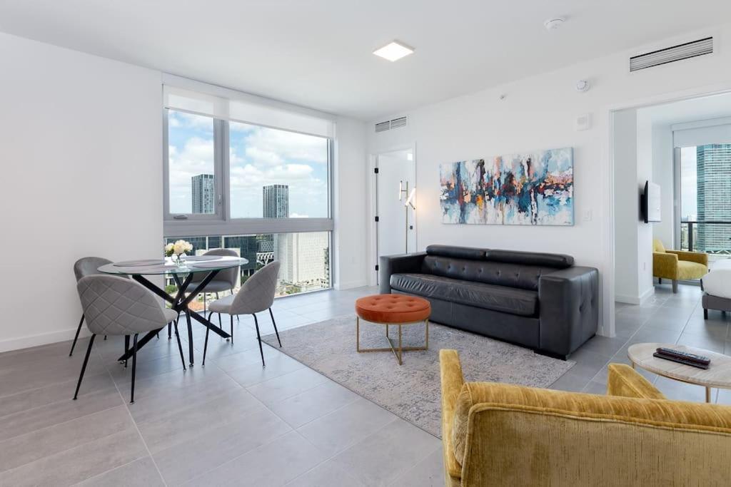 Amazing 2 Bedroom 30th Floor Downtown Free Parking Apartamento